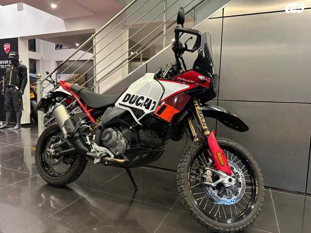 דוקאטי Desert X 