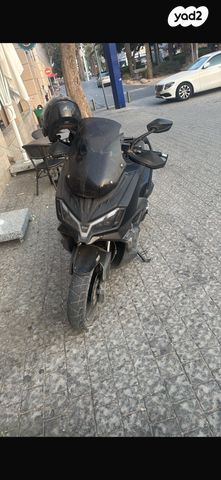 סאן יאנג ADX 300