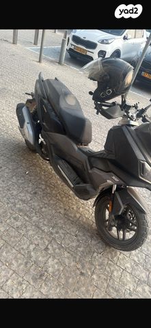 מודעת רכב סאן יאנג ADX 300