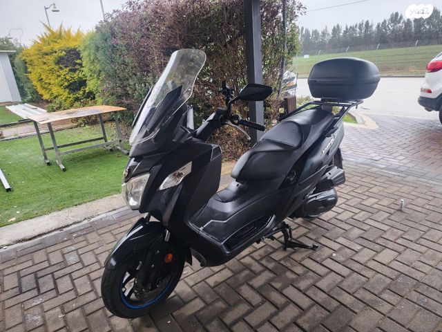 מודעת רכב סאן יאנג ג'וי-מקס Z-250