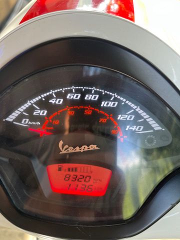 פיאג'ו וספה GTS300 סופר