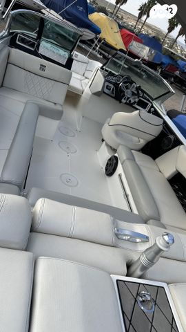 יאכטות - סירות מנוע