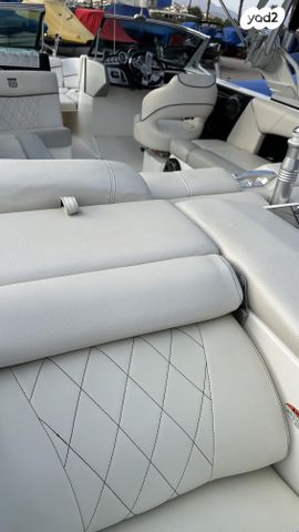 יאכטות - סירות מנוע