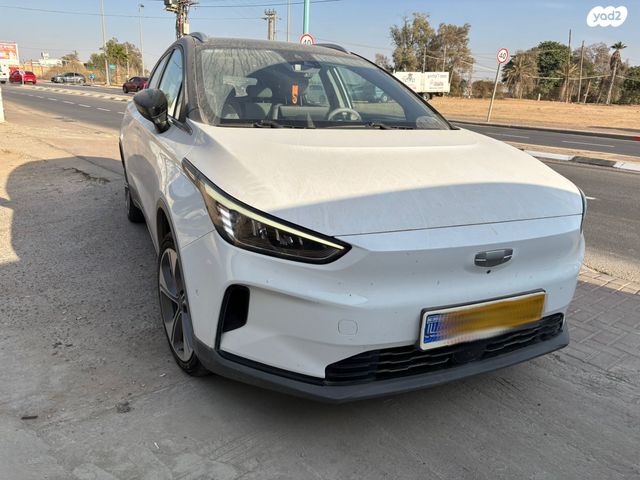 מודעת רכב ג׳ילי Geometry C