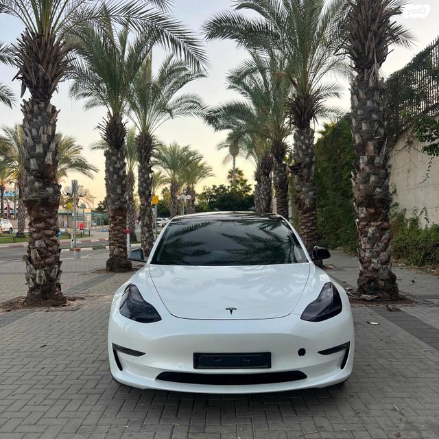מודעת רכב טסלה מודל 3