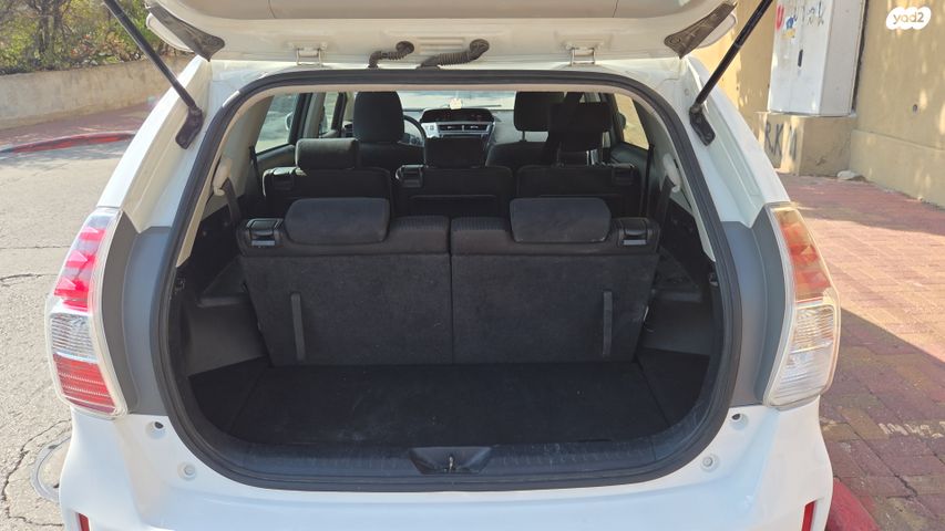 טויוטה פריוס פלוס