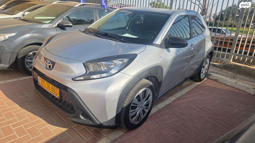 טויוטה אייגו X