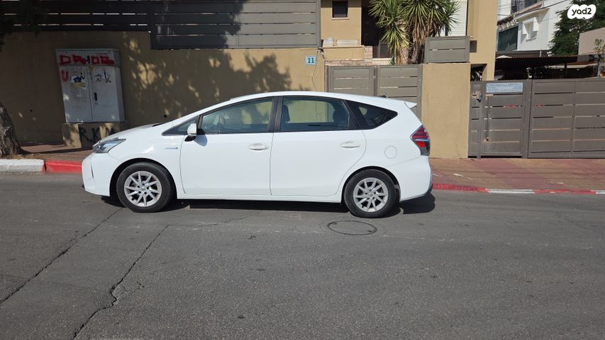 טויוטה פריוס פלוס