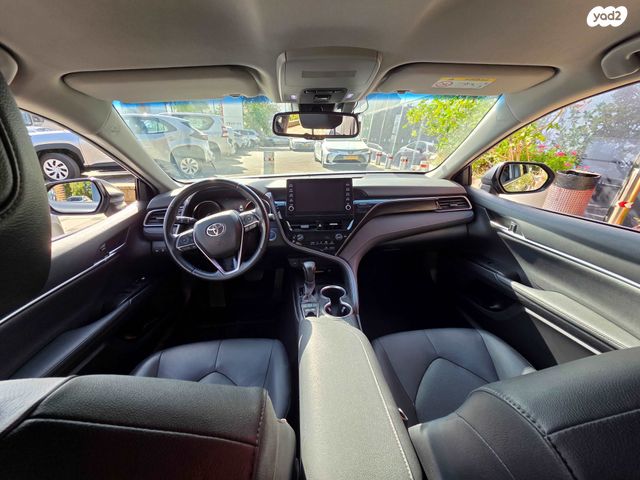 טויוטה קאמרי