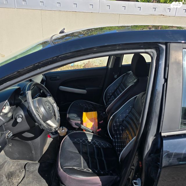 מודעת רכב מאזדה 2