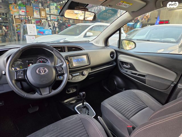 טויוטה יאריס