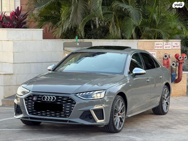 מודעת רכב אאודי A4