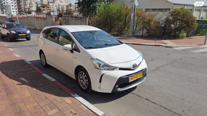 טויוטה פריוס פלוס