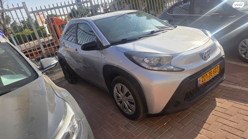 טויוטה אייגו X