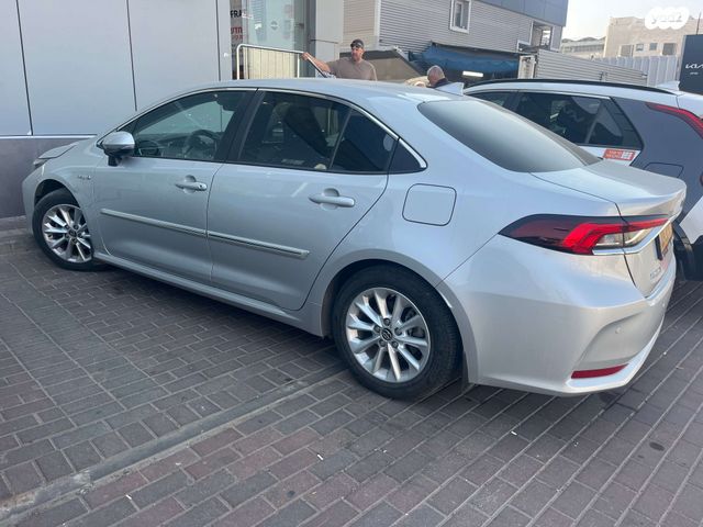 מודעת רכב טויוטה קורולה 2