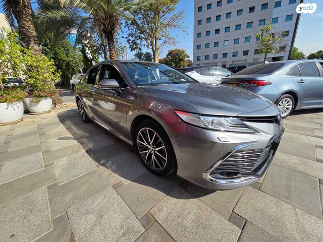 טויוטה קאמרי