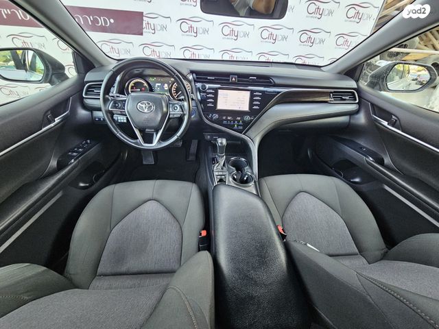 טויוטה קאמרי