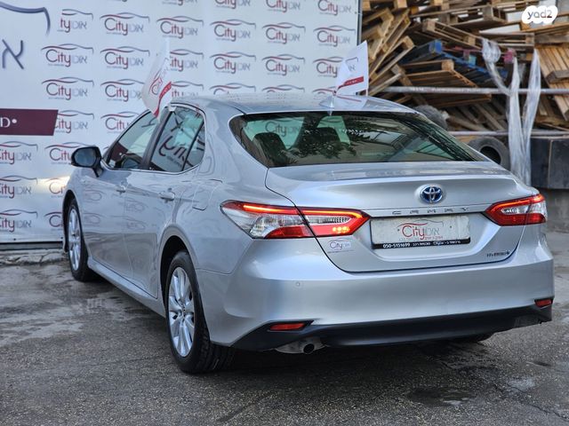 טויוטה קאמרי