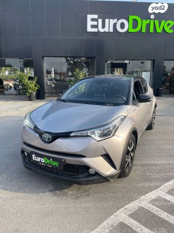 מודעת רכב טויוטה C-HR