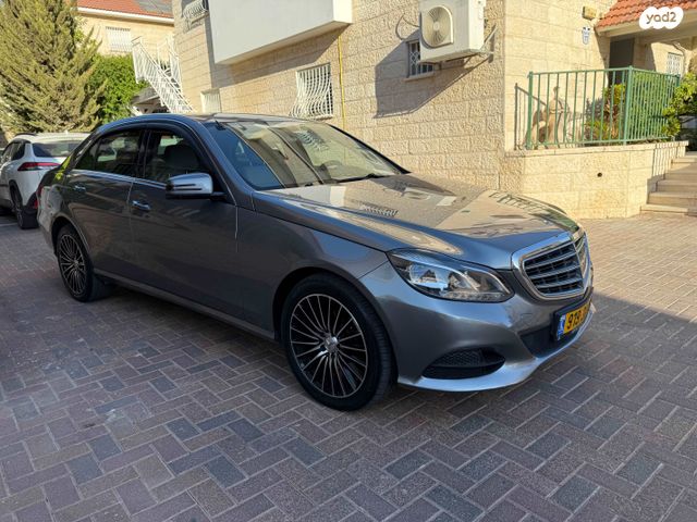 מודעת רכב מרצדס-בנץ E-class