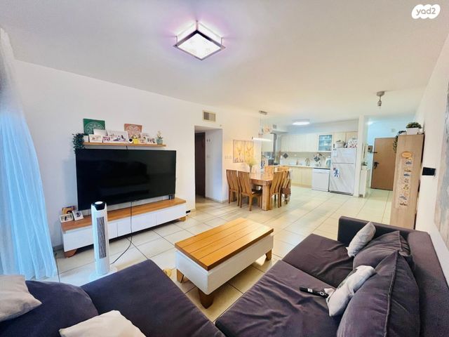 דרך דגניה 50