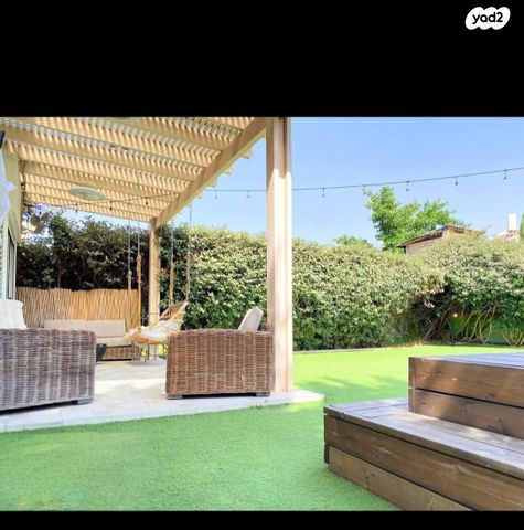 דו משפחתי, הזית 1, צורן, קדימה צורן