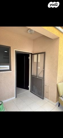 דו משפחתי, שדרות מנחם בגין 78, שכונת הורדים, קרית שמונה