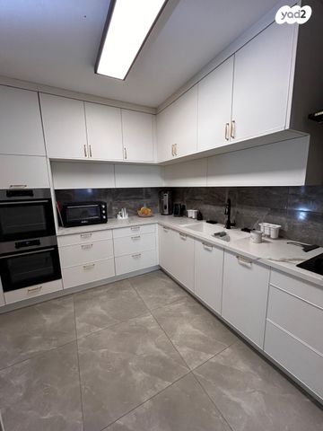 רועי קליין 22