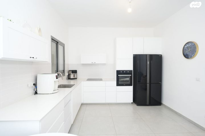 דירת גן, ברקת 25, אבני חן, חריש