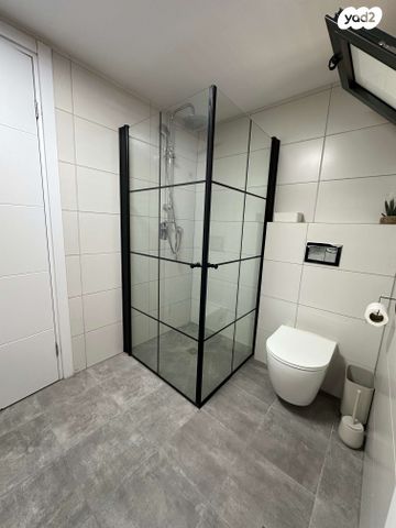 דירה, הרב מרדכי אליהו 8, השחר, דימונה