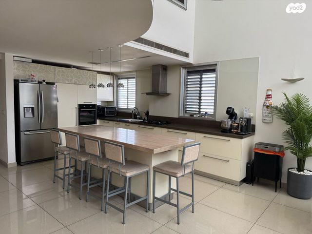 דופלקס, רמב"ם 40, רמב"ם, ראשון לציון