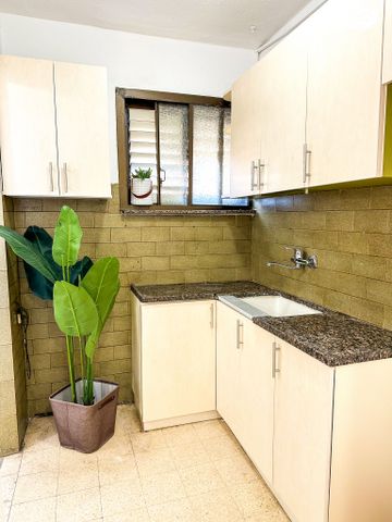 שדרות דגניה 11