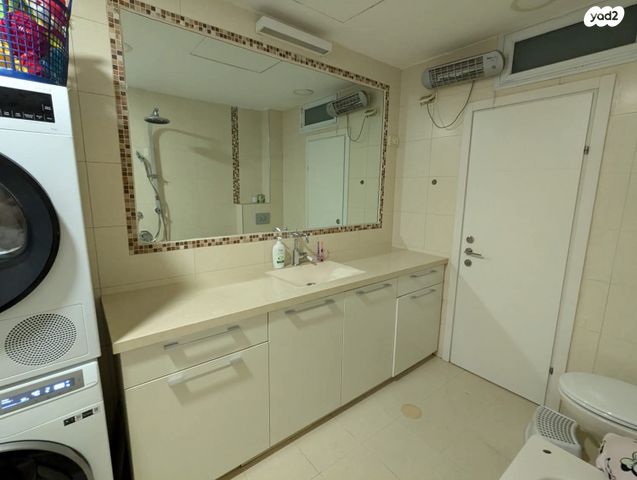 גג/ פנטהאוז, נתן ברניצקי 28, רמז, מערב ותיק, ראשון לציון