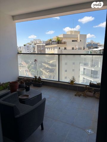 דירה, אהרון כצנלסון 22, נווה גן, פתח תקווה