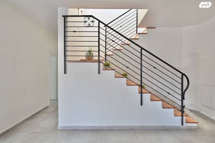 גג/ פנטהאוז, השלושה 55, עמידר, בת ים