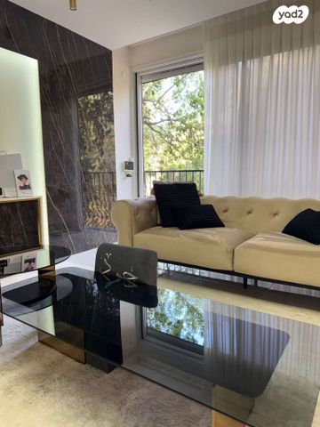 דירה, יצחק שדה 37, המושבה הגרמנית, חיפה