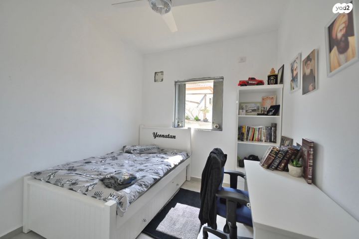 גג/ פנטהאוז, השלושה 55, עמידר, בת ים