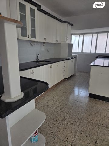 דירה, משה אבן עזרא 22, רובע ה', אשדוד