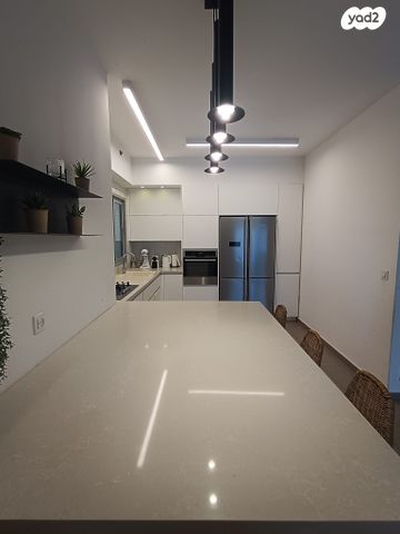 דירה, המפרש 10, נאות רבין, יבנה