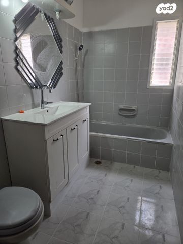 דירה, משה אבן עזרא 22, רובע ה', אשדוד