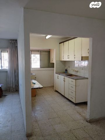 דירת גן, גיורא יוספטל 4, גיורא, טירת כרמל