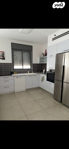 דירה, אהרון כצנלסון 22, נווה גן, פתח תקווה