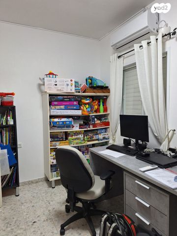 דירה, דוד צדוק 37, בן גוריון, חולון