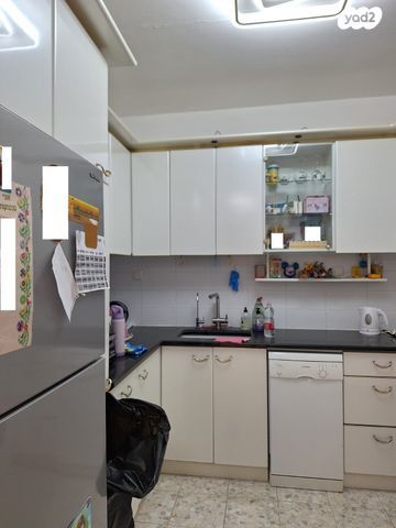 דירה, דוד צדוק 37, בן גוריון, חולון