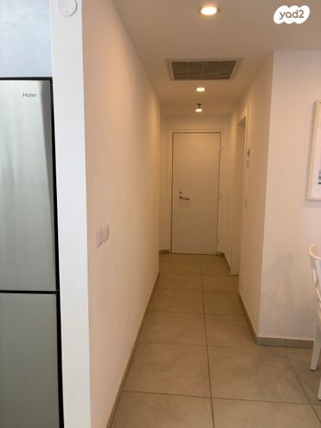 דירה, אהרון כצנלסון 22, נווה גן, פתח תקווה