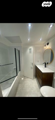 גג/ פנטהאוז, גפן 11, החורש, חריש