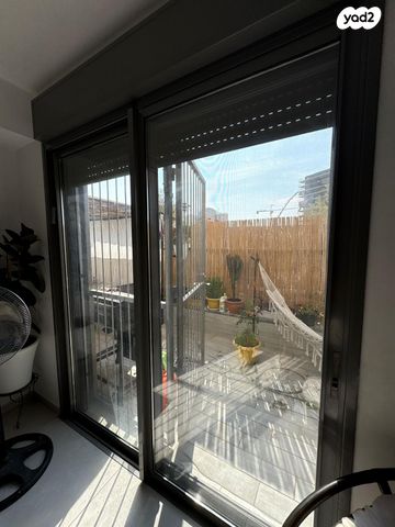 דירה, יונתן 12, נווה שמיר רמת בית שמש ה-1, בית שמש