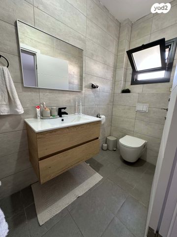 דירה, הרב מרדכי אליהו 8, השחר, דימונה