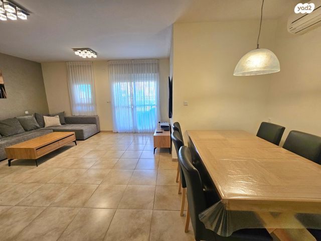 דירה, האלמוג 29, נופי סלע, מעלה אדומים