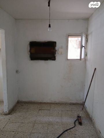 גיורא יוספטל 4